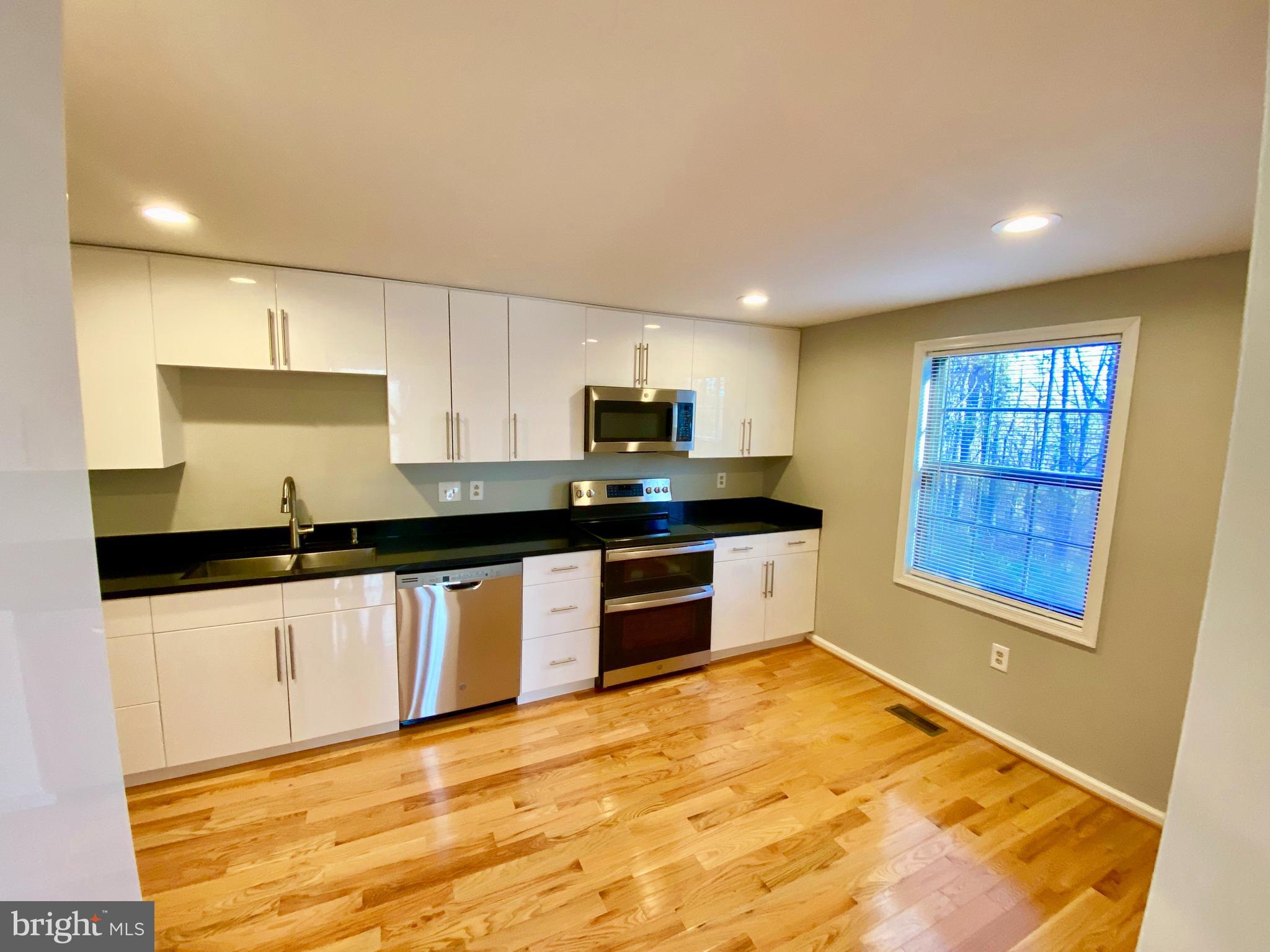 9400 CANDLEBERRY COURT