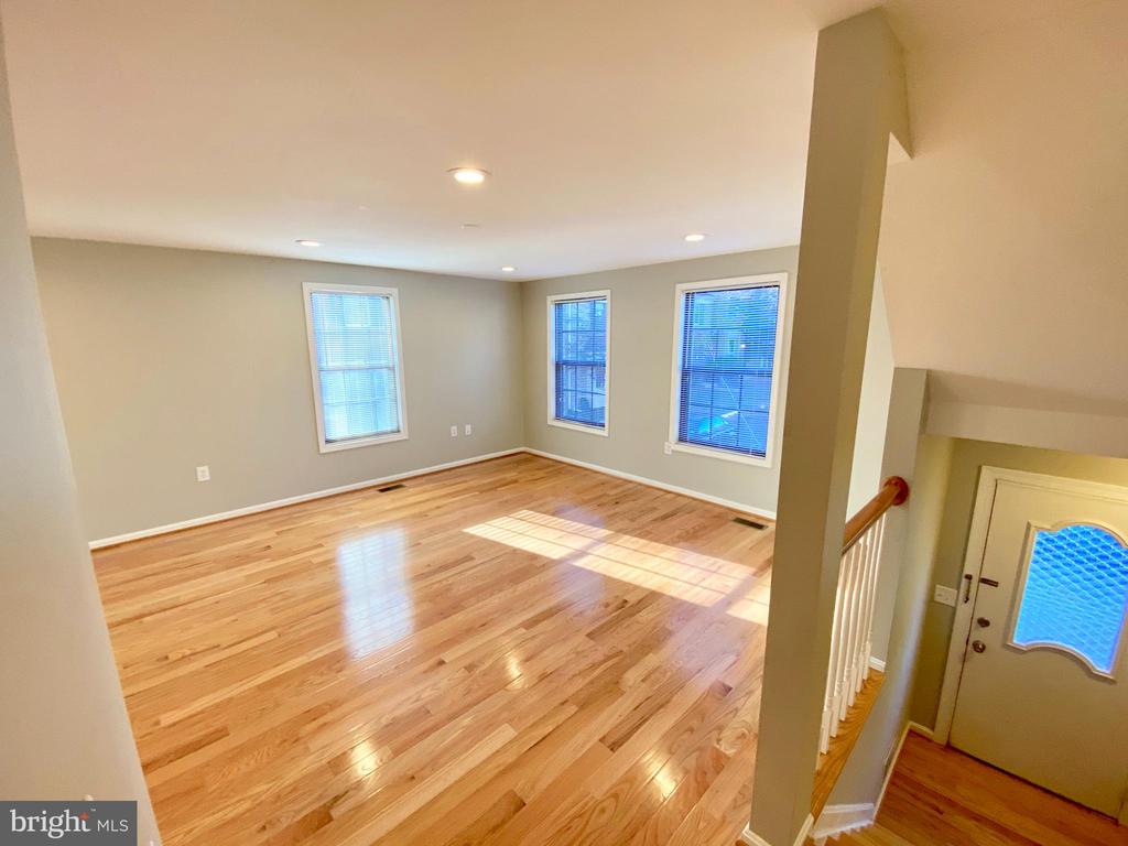 9400 CANDLEBERRY COURT