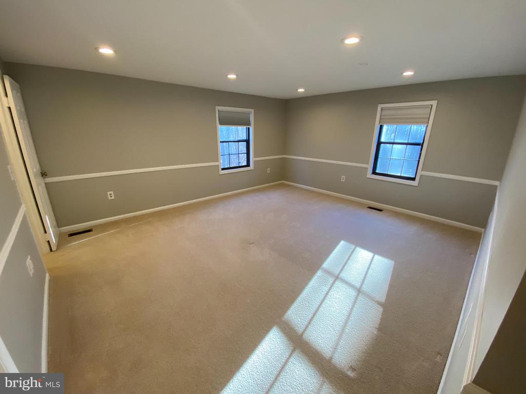 9400 CANDLEBERRY COURT