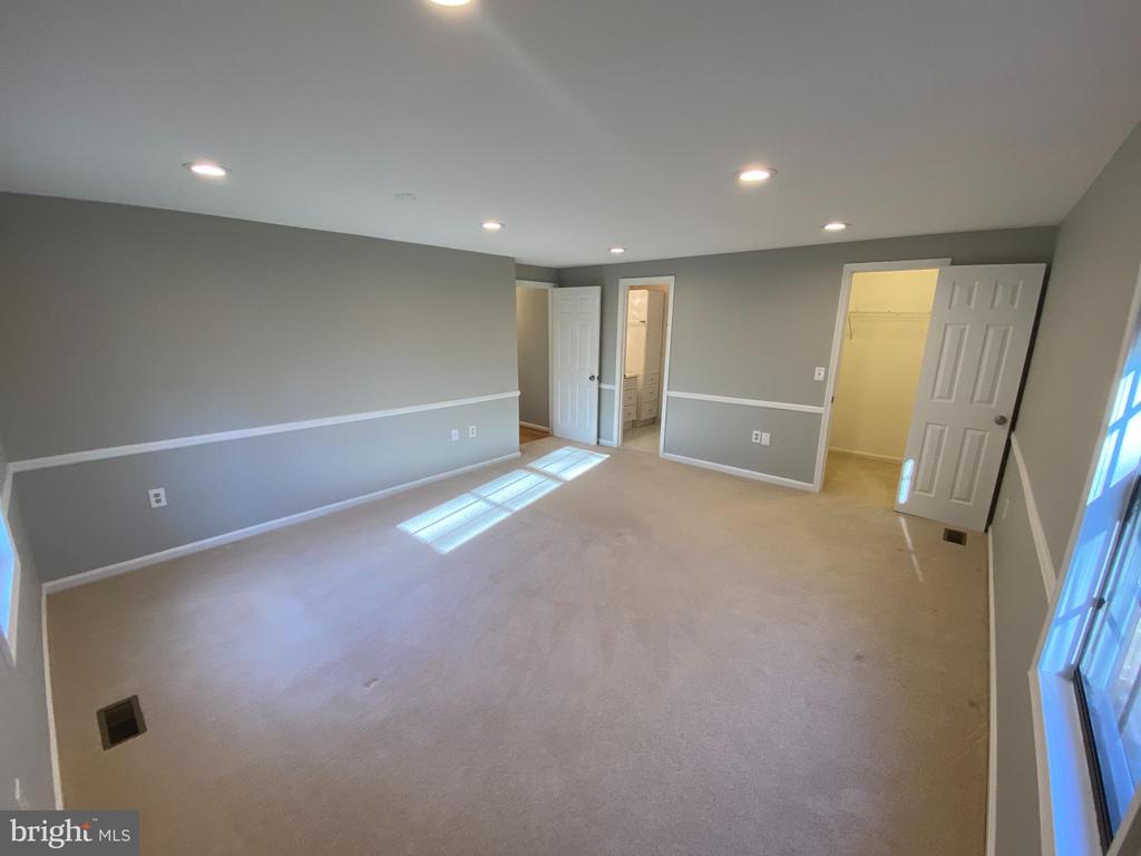9400 CANDLEBERRY COURT