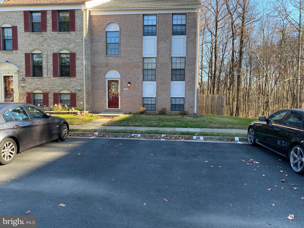 9400 CANDLEBERRY COURT