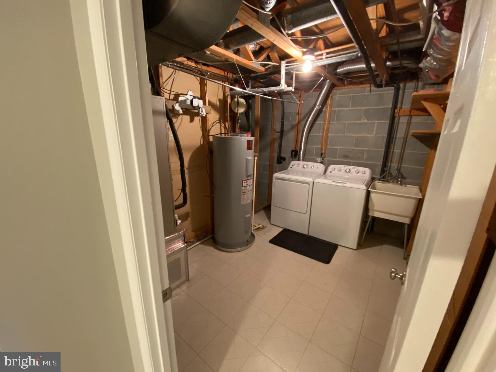 9400 CANDLEBERRY COURT