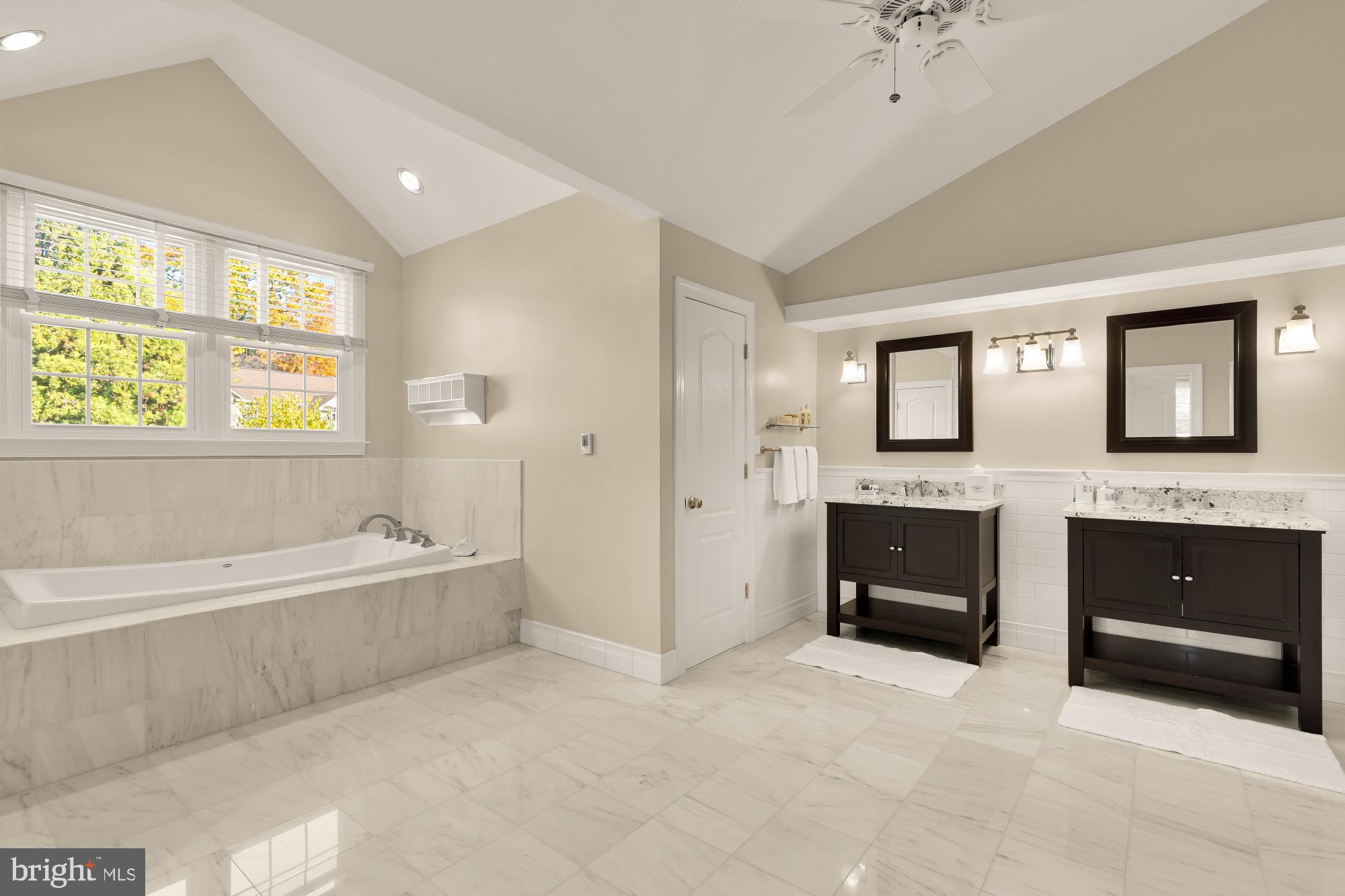 1257 NEW BEDFORD LANE