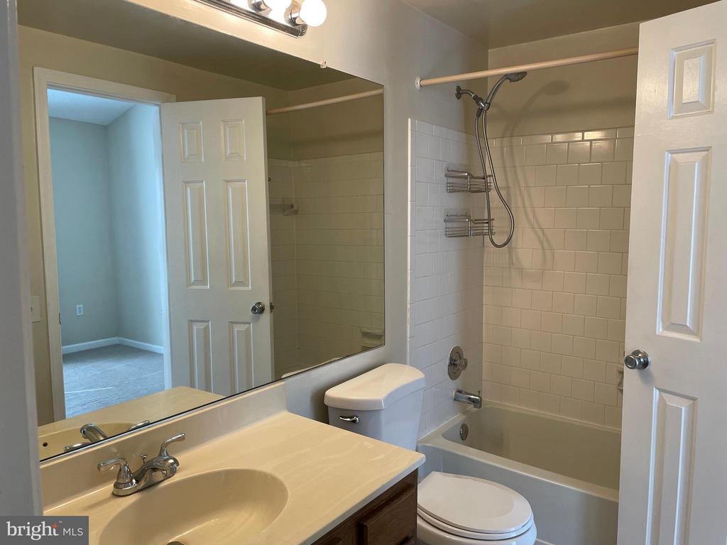 7140 WESTFIELD COURT