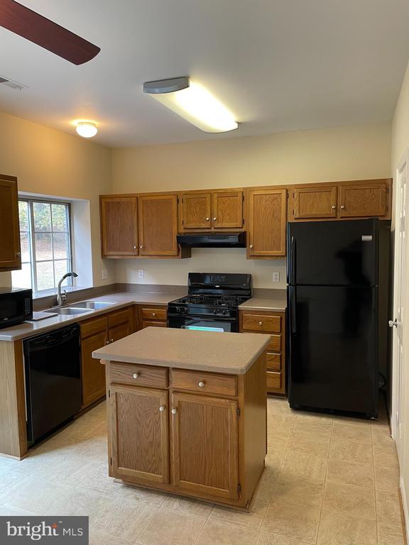 7140 WESTFIELD COURT