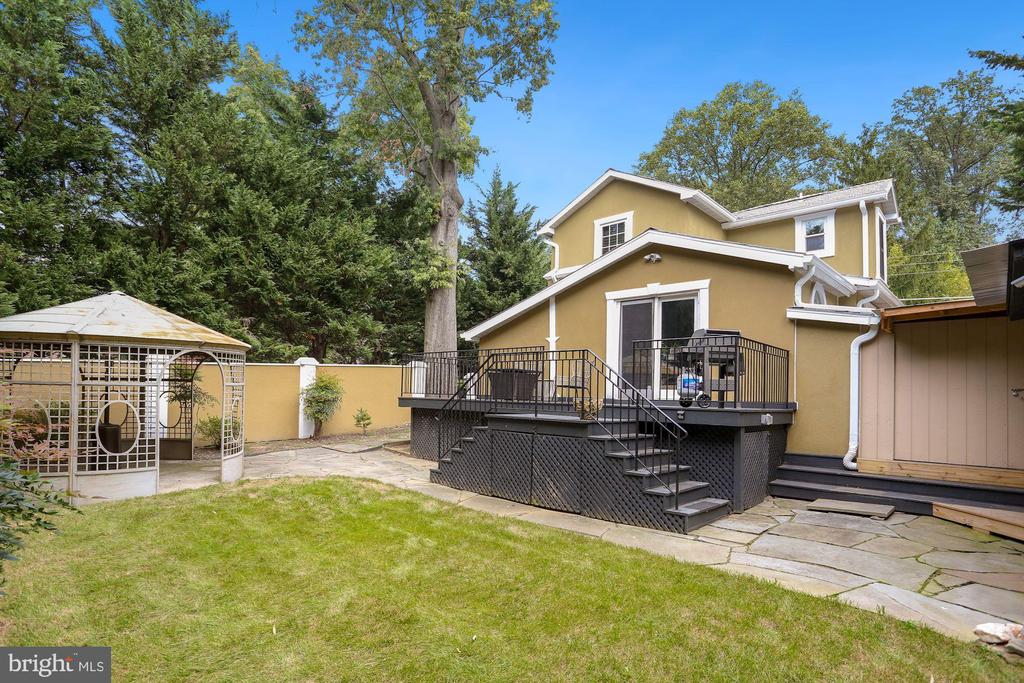 2730 OAK VALLEY DRIVE