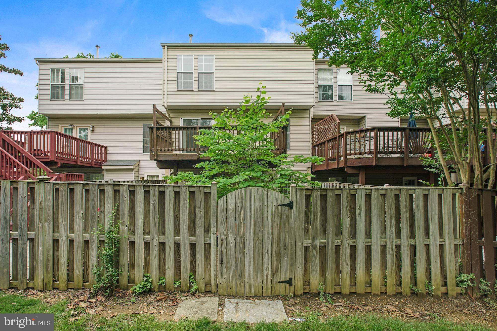 7409 GADSBY SQUARE