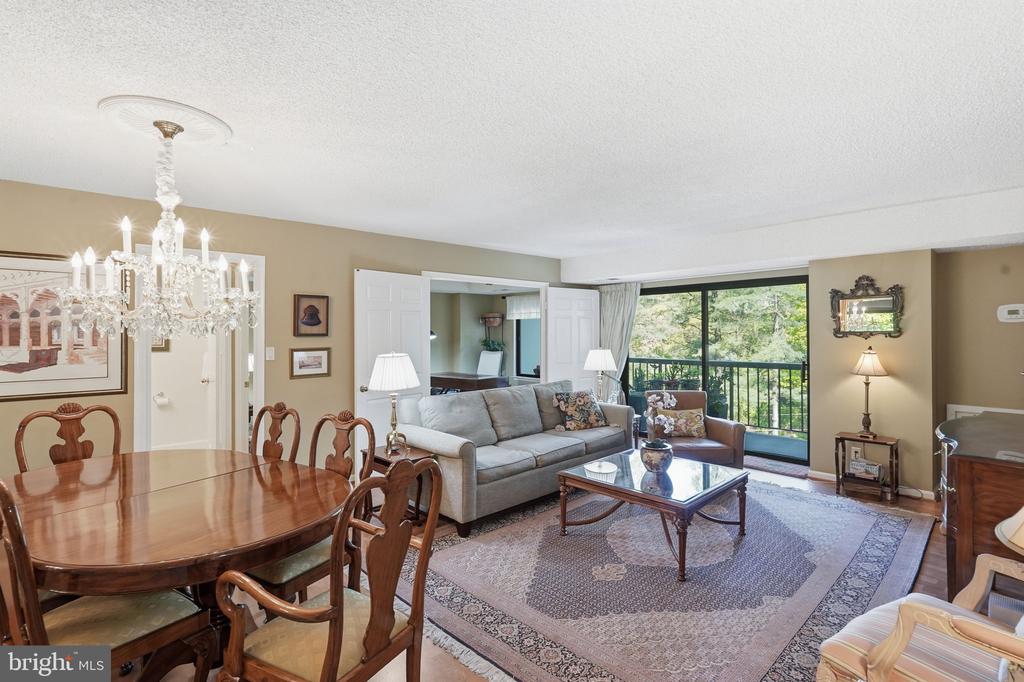 3800 POWELL LANE 520