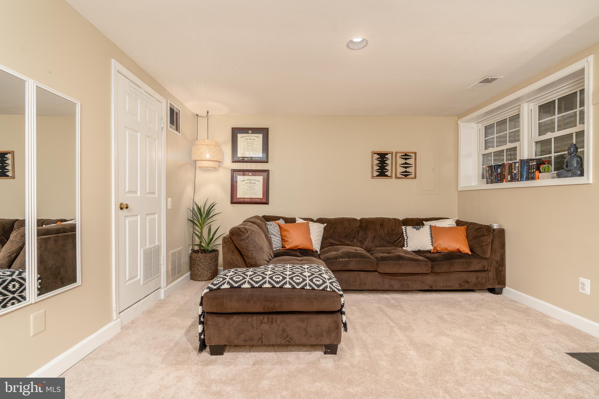 3560 S GEORGE MASON DRIVE 16