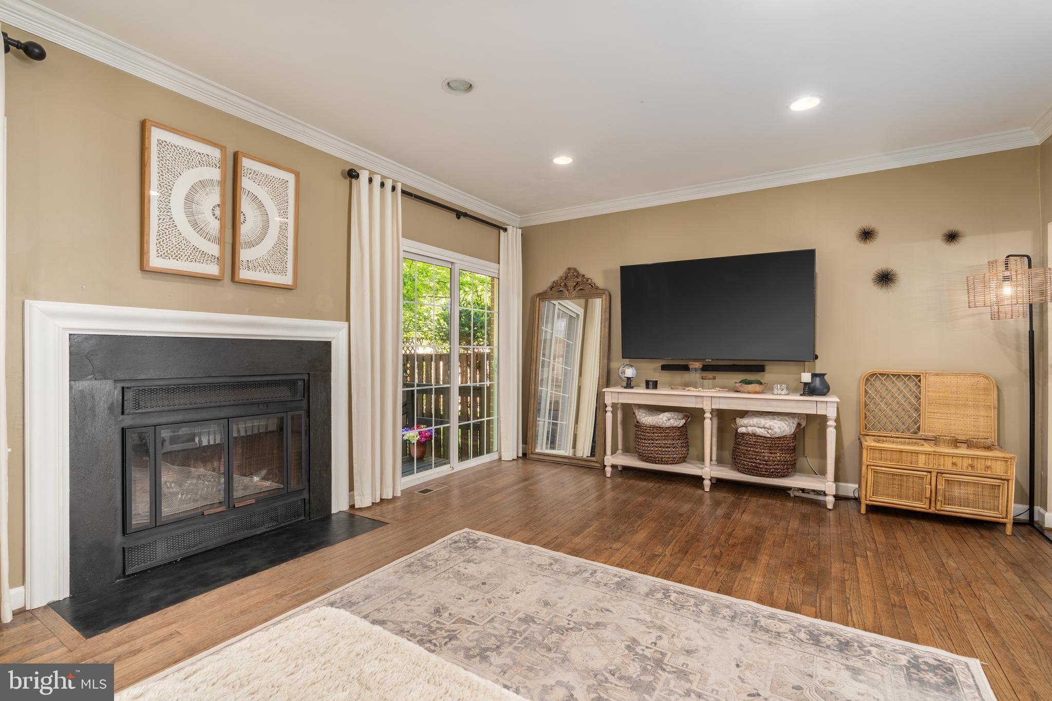 3560 S GEORGE MASON DRIVE 16
