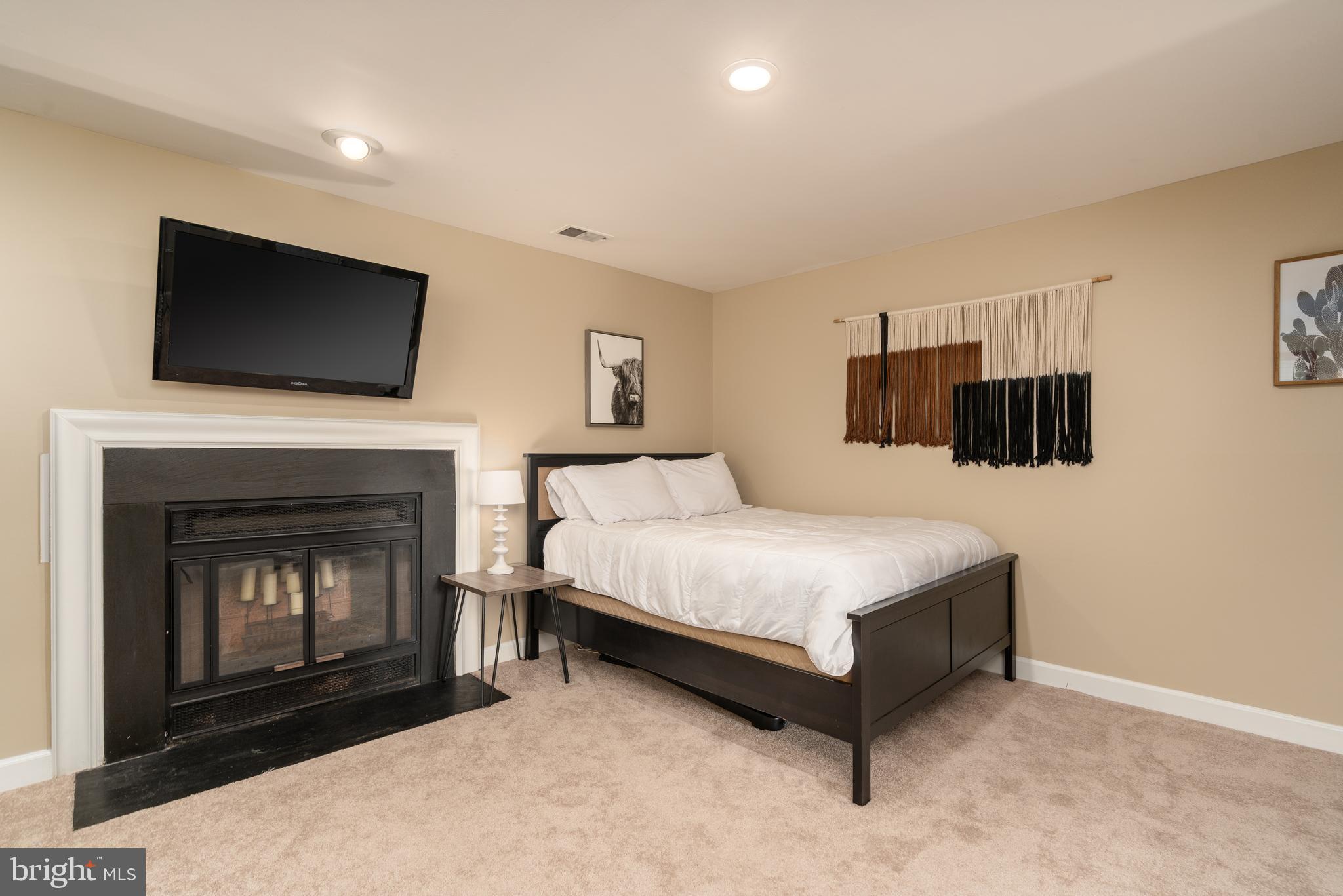 3560 S GEORGE MASON DRIVE 16