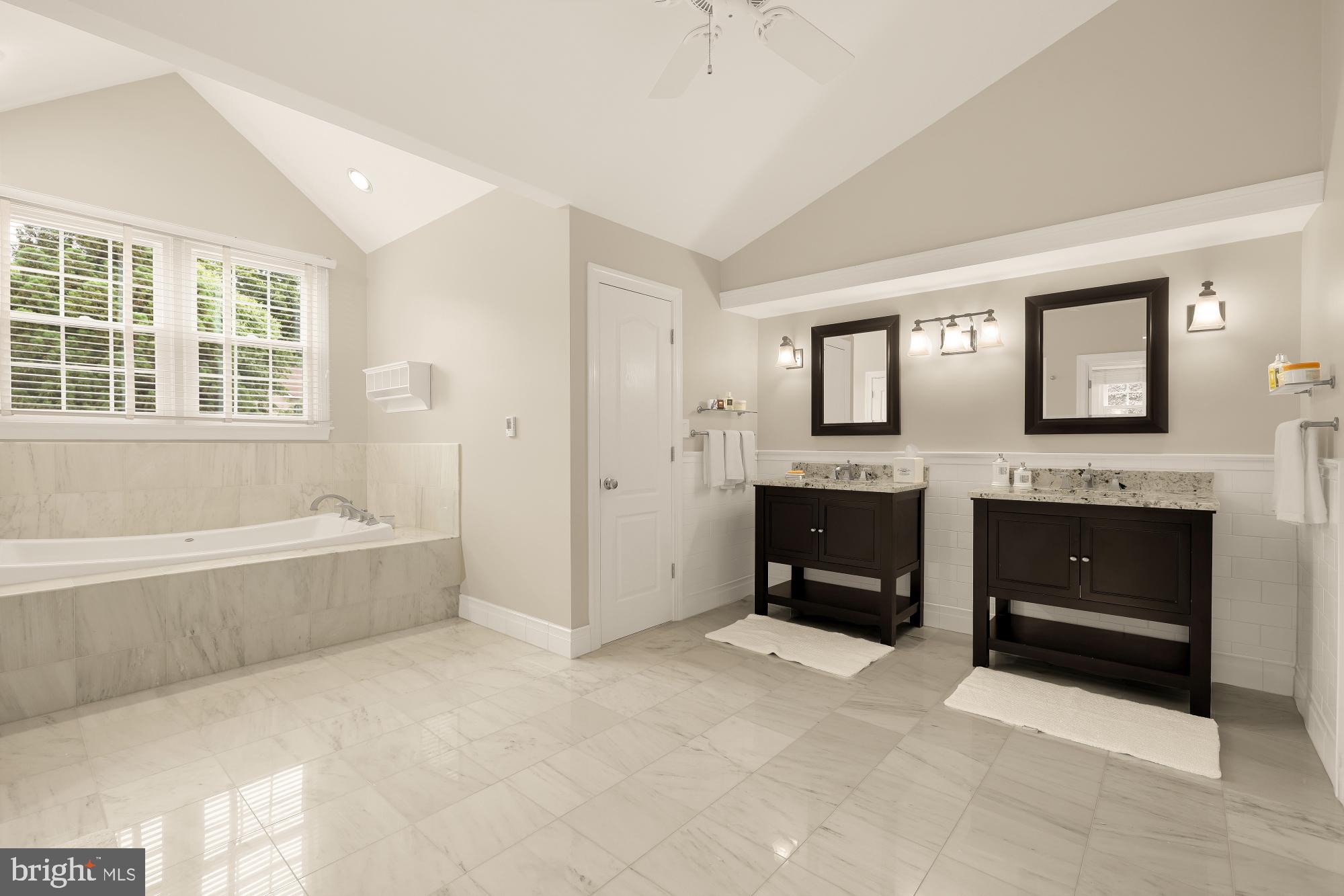 1257 NEW BEDFORD LANE