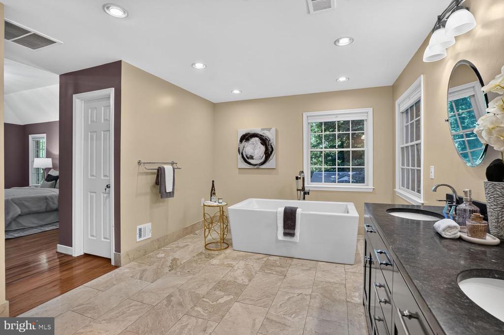 7901 GEORGETOWN PIKE