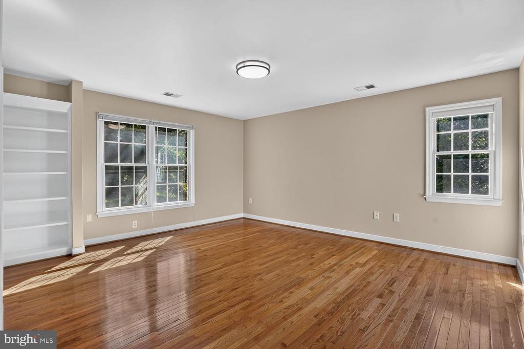 7901 GEORGETOWN PIKE