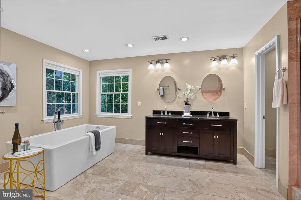7901 GEORGETOWN PIKE