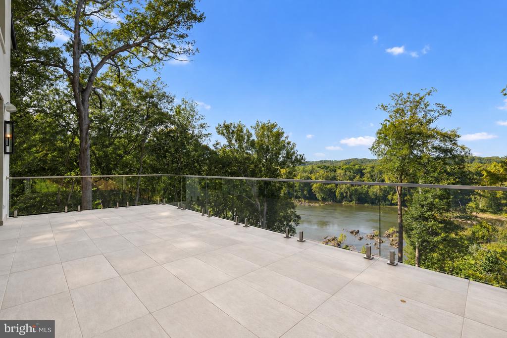 620 RIVERCREST DRIVE