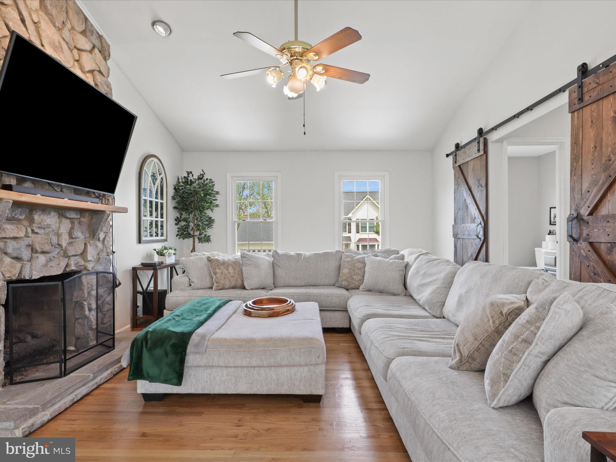 214 PRIMAVERA CIRCLE