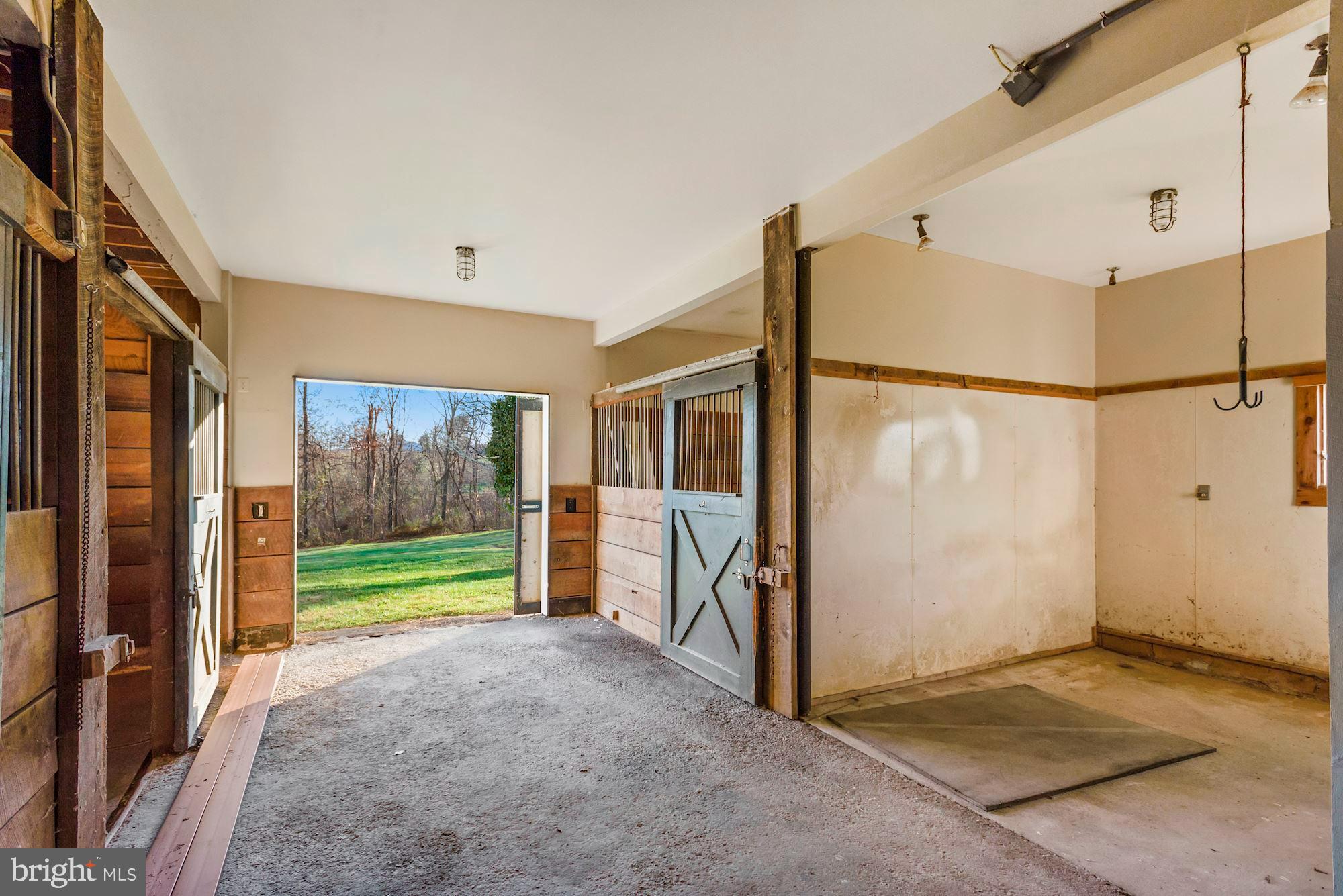 23766 CHAMPE FORD (BARN UNIT) ROAD