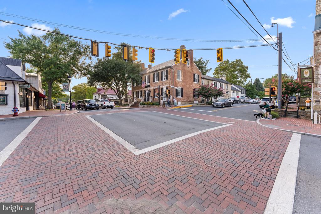 35162 NOTRE DAME LANE