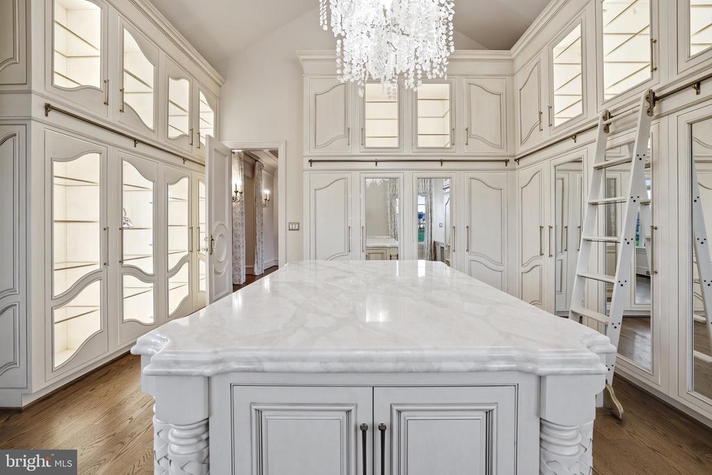 22786 CREIGHTON FARMS DRIVE