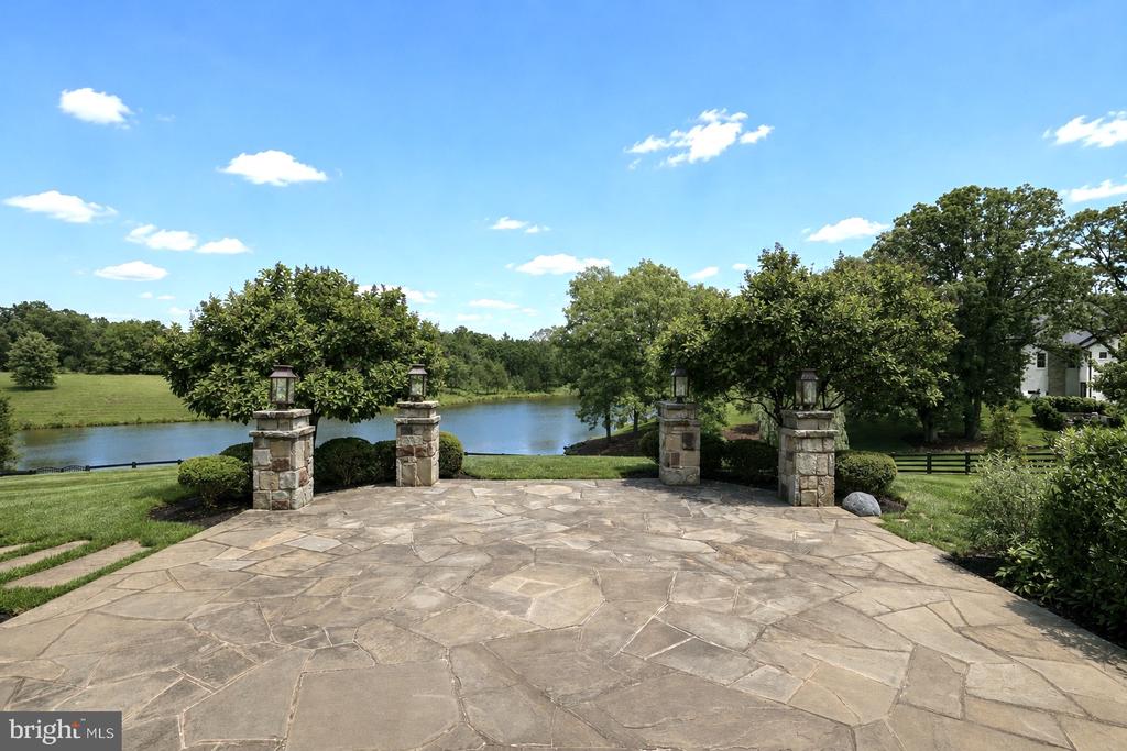 22786 CREIGHTON FARMS DRIVE