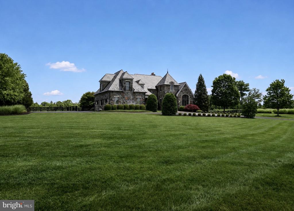 22786 CREIGHTON FARMS DRIVE