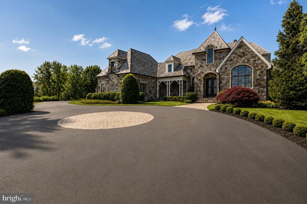 22786 CREIGHTON FARMS DRIVE