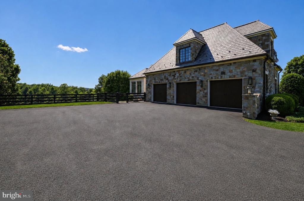 22786 CREIGHTON FARMS DRIVE