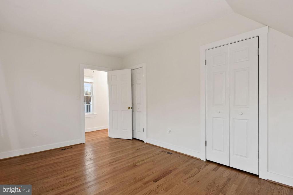 23766 CHAMPE FORD (BARN UNIT) ROAD