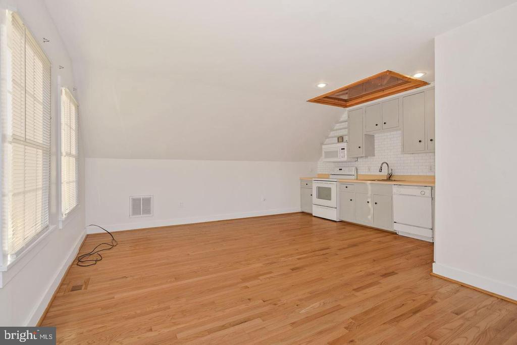 23766 CHAMPE FORD (BARN UNIT) ROAD