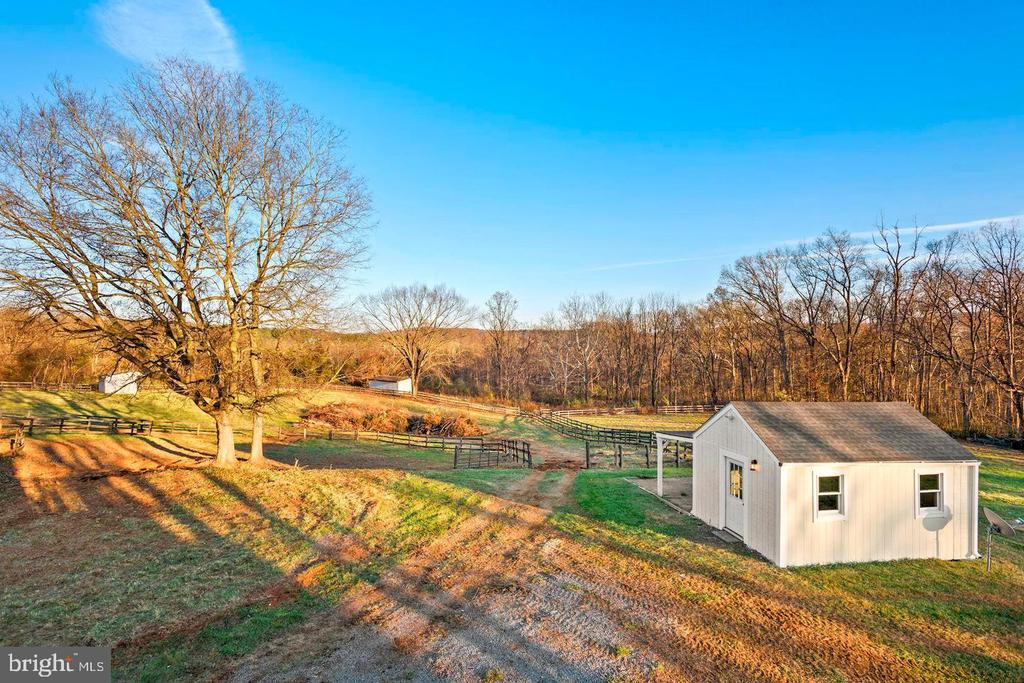 23766 CHAMPE FORD (BARN UNIT) ROAD