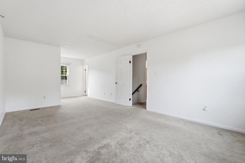102 N LAURA ANNE DRIVE