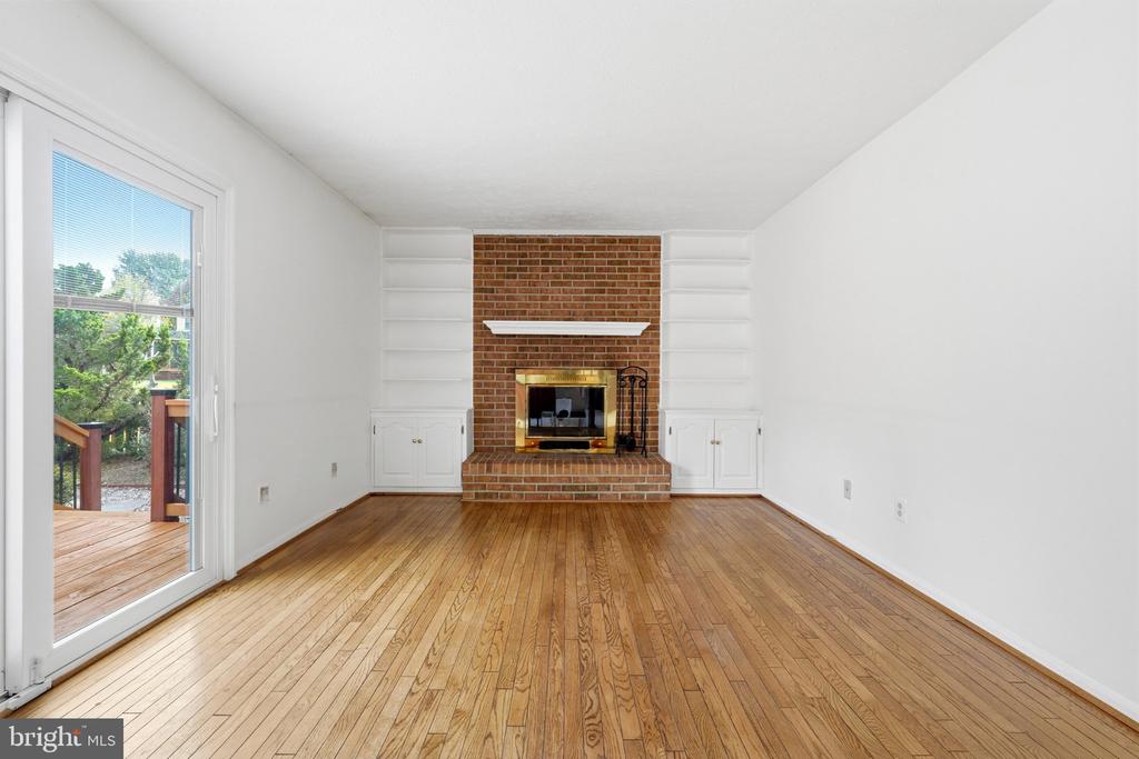 102 N LAURA ANNE DRIVE