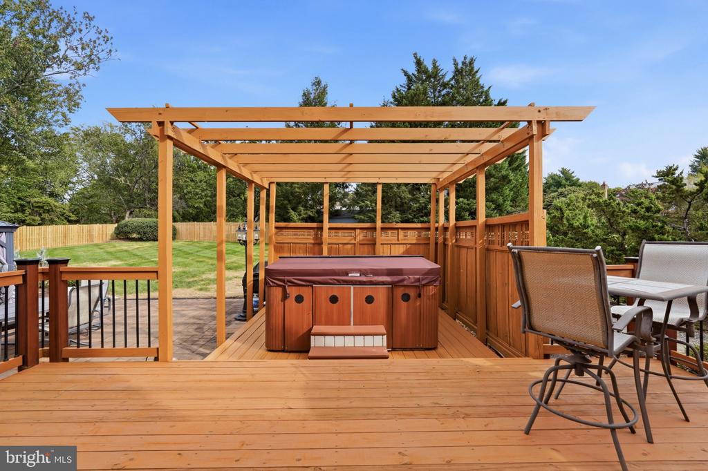 102 N LAURA ANNE DRIVE