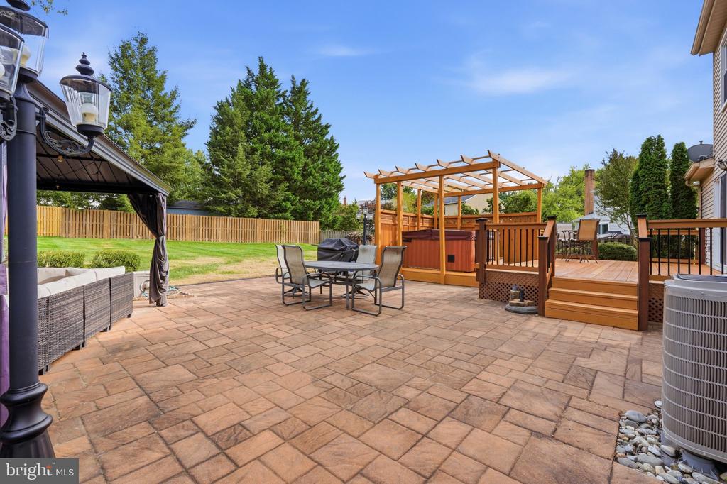 102 N LAURA ANNE DRIVE