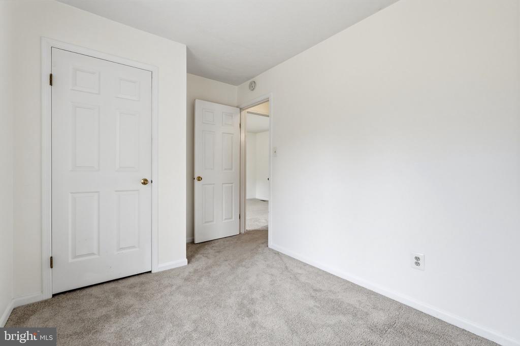102 N LAURA ANNE DRIVE