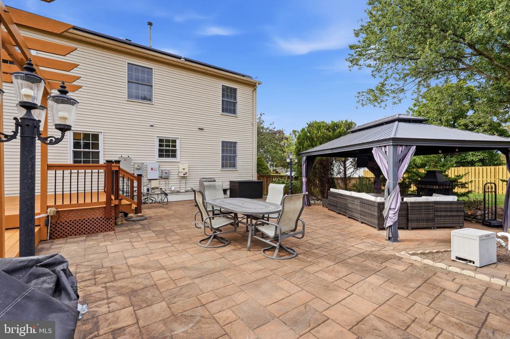 102 N LAURA ANNE DRIVE