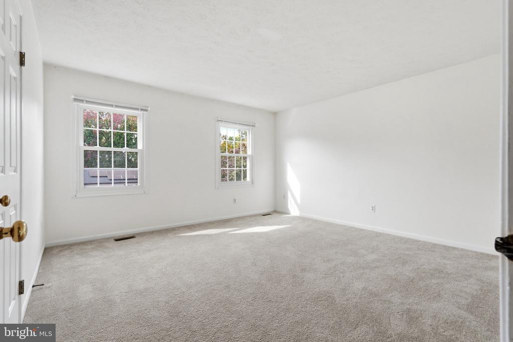 102 N LAURA ANNE DRIVE