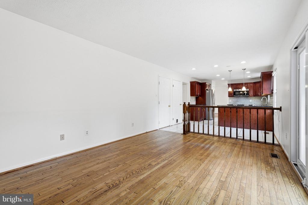 102 N LAURA ANNE DRIVE