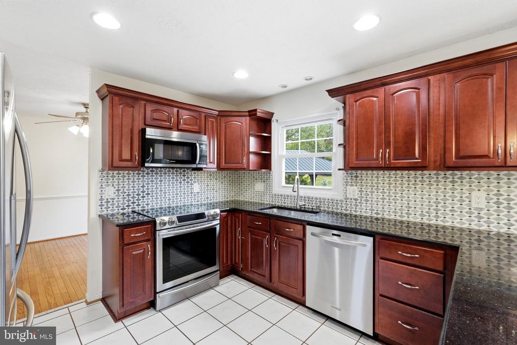 102 N LAURA ANNE DRIVE