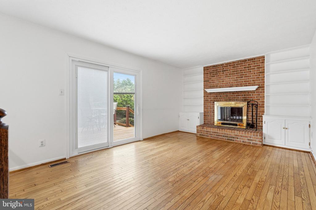102 N LAURA ANNE DRIVE