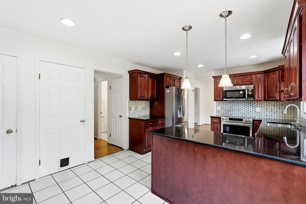 102 N LAURA ANNE DRIVE