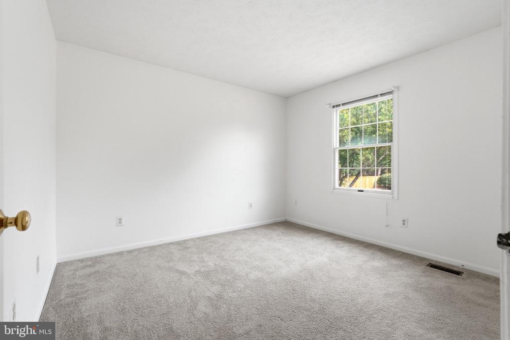 102 N LAURA ANNE DRIVE