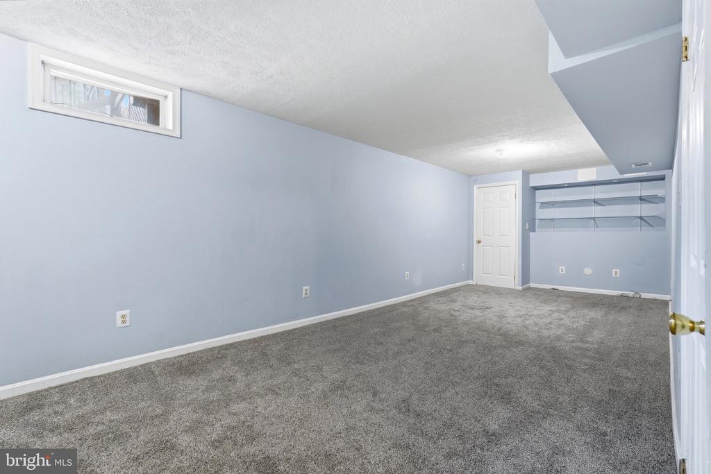 102 N LAURA ANNE DRIVE