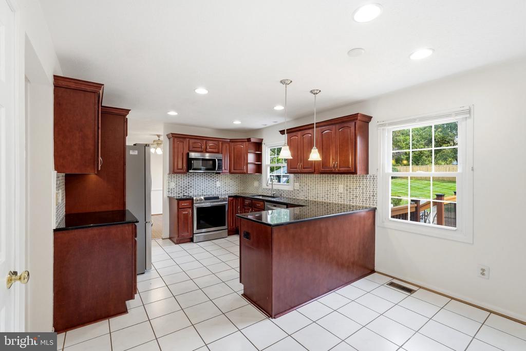 102 N LAURA ANNE DRIVE