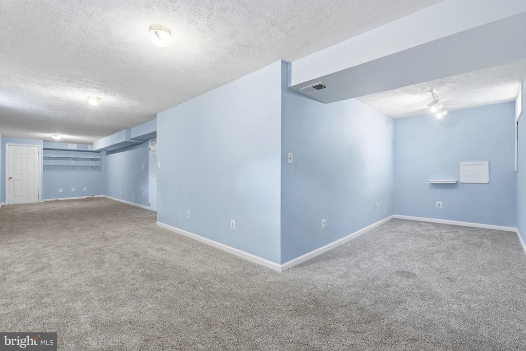 102 N LAURA ANNE DRIVE
