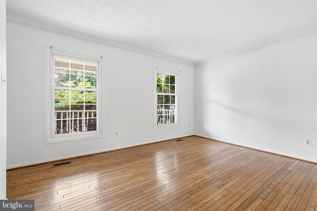 102 N LAURA ANNE DRIVE