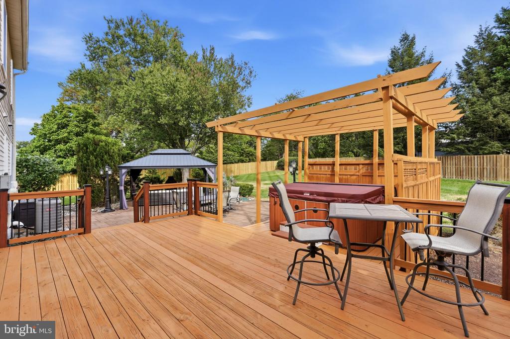 102 N LAURA ANNE DRIVE