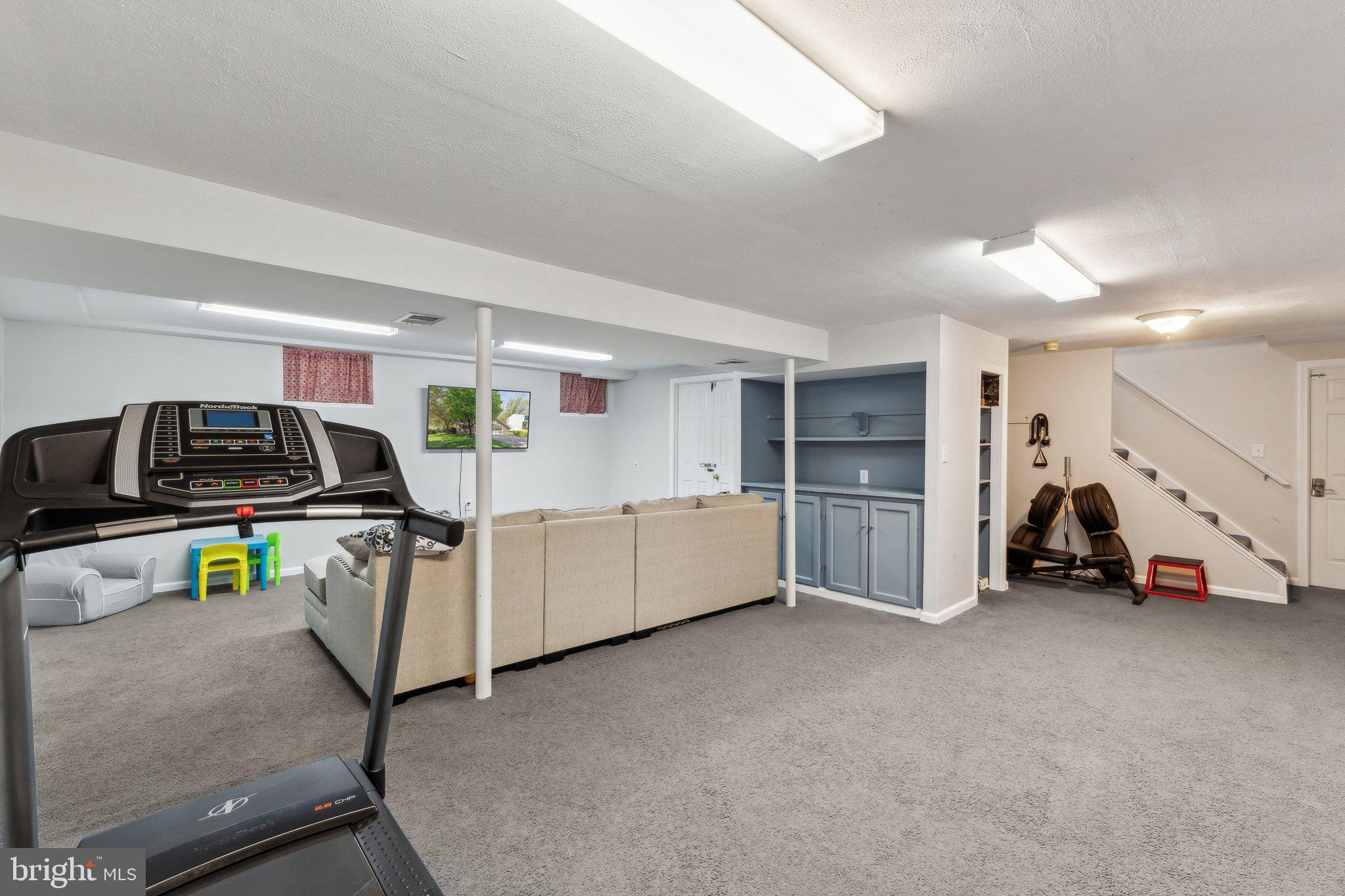 15184 HOLLEYSIDE DRIVE