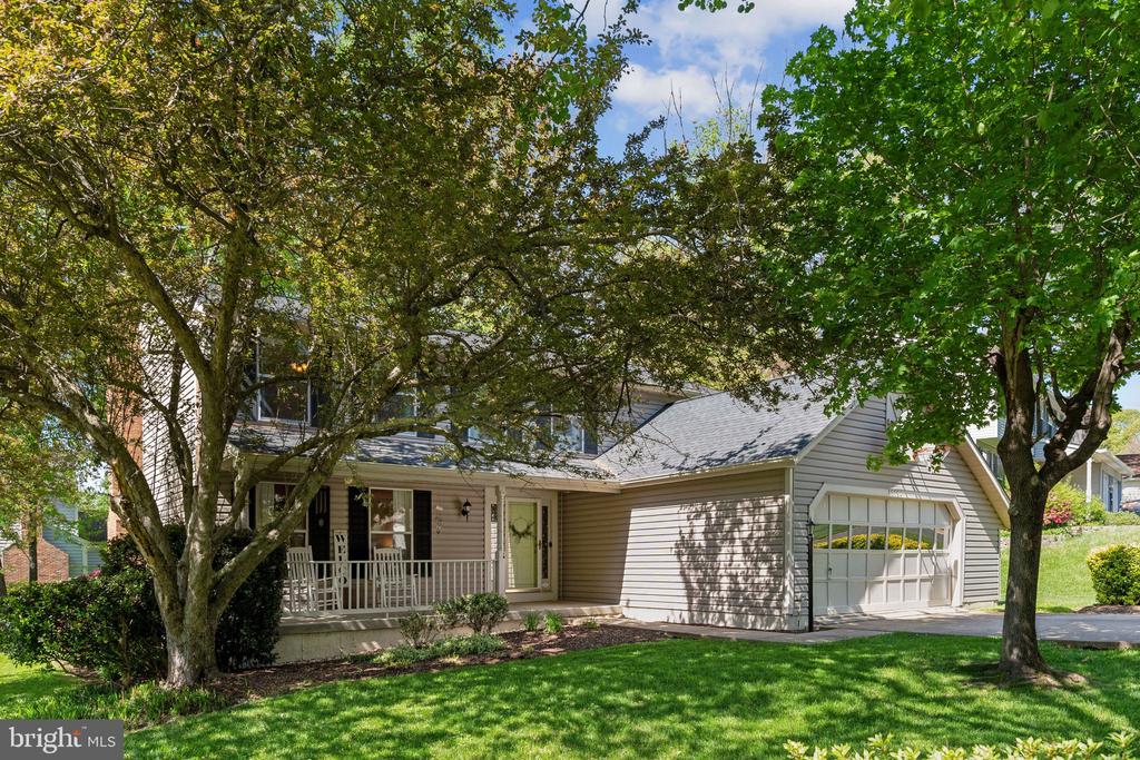 15184 HOLLEYSIDE DRIVE